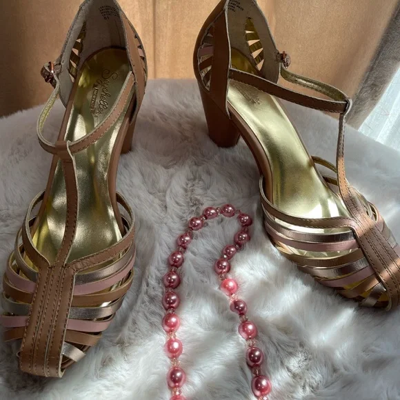 Wonderful Seychelles Heel Shoes - Picture 9 of 11